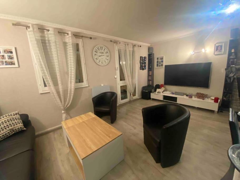 Chez Manu Meuble De Tourisme 2 Etoiles Pour 6 Personnes - 3 Chambres 빌파리지 외부 사진